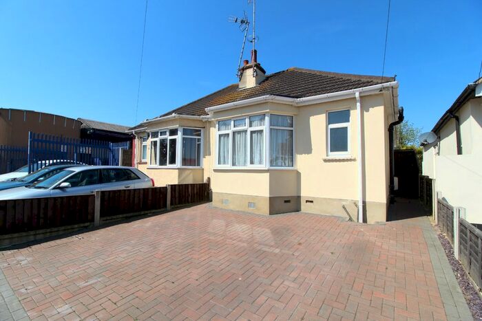 2 Bedroom Semi-Detached Bungalow To Rent In Meadow Road, Hadleigh, SS7
