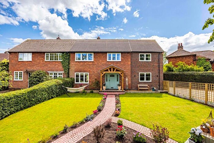 6 Bedroom Semi-Detached House For Sale In Triumph Close, Eakring, Newark, NG22