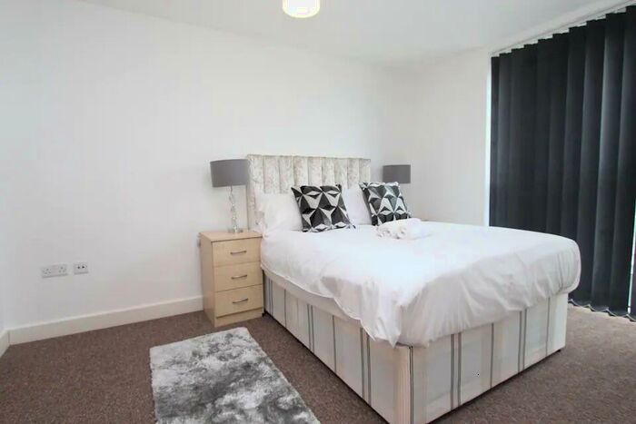 1 Bedroom Flat To Rent In Adriatic Apartments, Western Gateway, London, E16