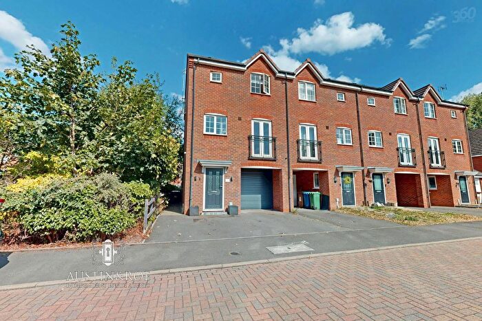 4 Bedroom Town House For Sale In Sawyer Way, Stone, Staffordshire, ST15