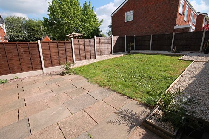 2 Bedroom Maisonette To Rent In Prestbury Close, Worcester, WR4