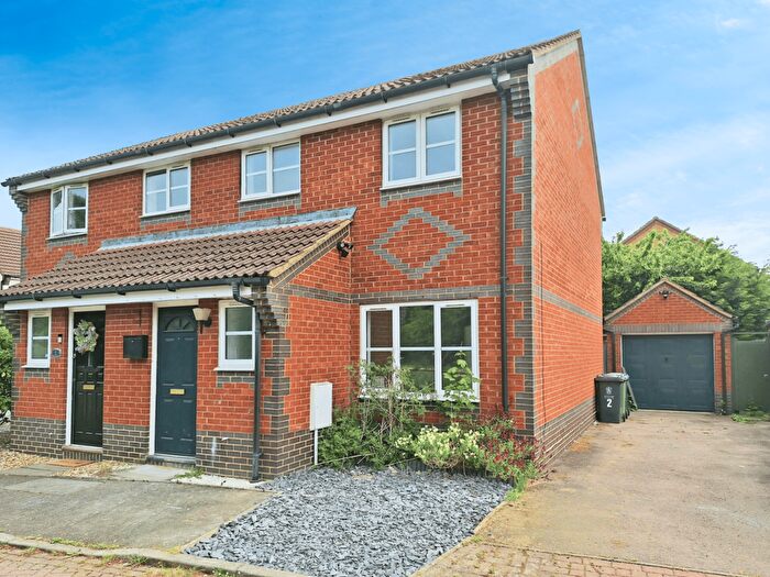 3 Bedroom Semi-Detached House For Sale In Kefford Close, Bassingbourn, Royston, SG8