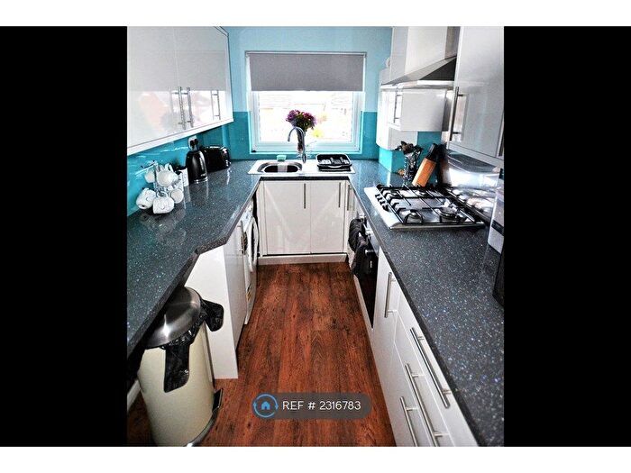 1 Bedroom Flat To Rent In Lauriston Close, Knaphill, Woking, GU21