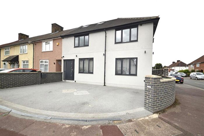 5 Bedroom End Of Terrace House For Sale In Burnham Road, Dagenham, RM9