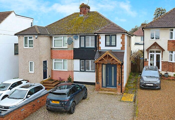 3 Bedroom Semi Detached House For Sale In Boxmoor, Hemel Hempstead, HP1