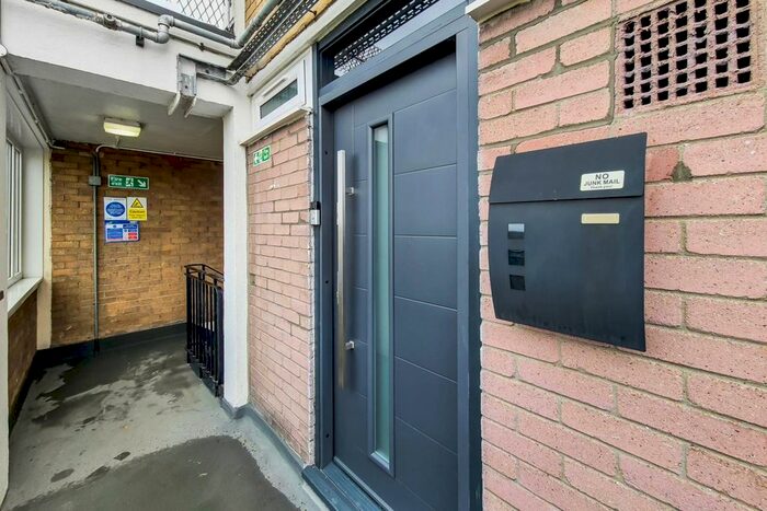 3 Bedroom Maisonette To Rent In Upper Tulse Hill, Brixton Hill, London, SW2