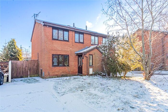 3 Bedroom Semi Detached House For Sale In Wessex Park Close, Shaw, Oldham, Greater Manchester, OL2