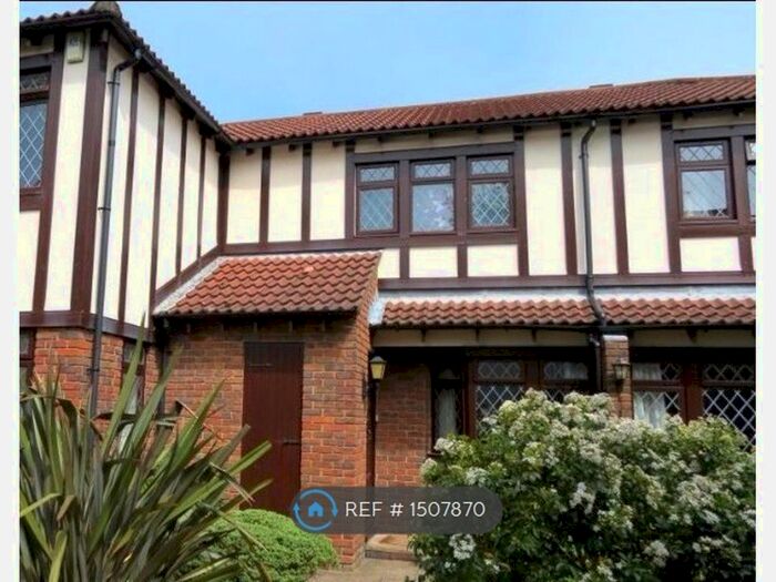 2 Bedroom Terraced House To Rent In West Cliff Mews, Bournemouth, BH2
