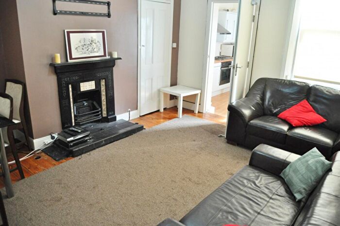 3 Bedroom Flat To Rent In Shortridge Terrace, Jesmond, Newcastle Upon Tyne, NE2