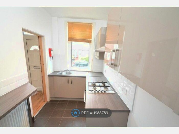 2 Bedroom Terraced House To Rent In Cross Flatts Terrace, Leeds, LS11