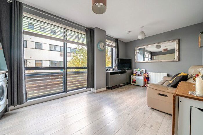 2 Bedroom Flat For Sale In West Terrace, Stevenage, Hertfordshire, SG1