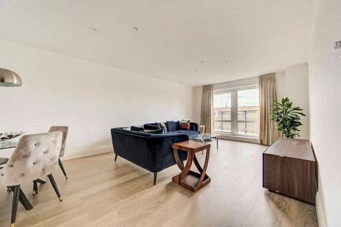 2 Bedroom Flat To Rent In Beckford Close, Kensington, London, W14