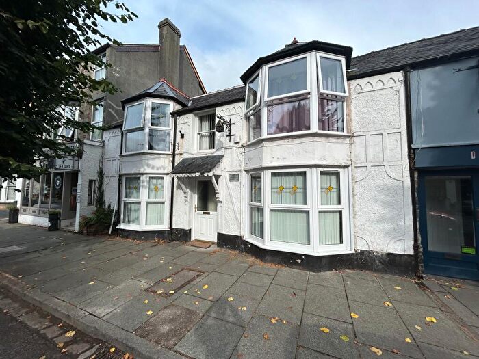 5 Bedroom Town House For Sale In The Little White House, High Street, Bala, LL23