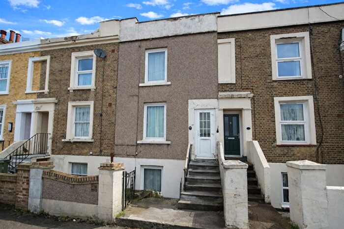 4 Bedroom Terraced House For Sale In Frederick Place, Woolwich, SE18