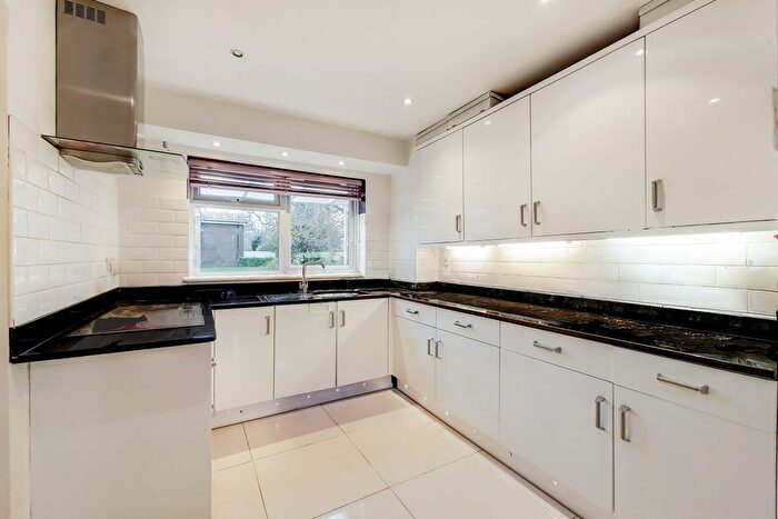 3 Bedroom Terraced House To Rent In Heronsforde, Ealing, London, W13