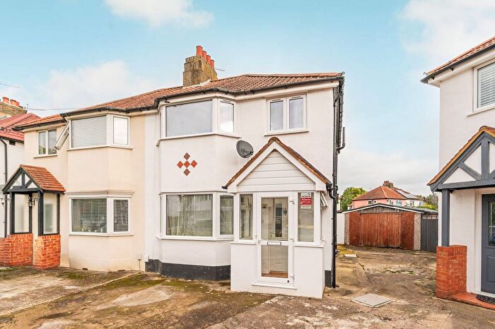 4 Bedroom Semi-Detached House To Rent In Beverley Gardens, Worcester Park, KT4