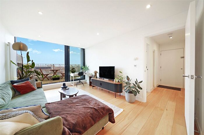 2 Bedroom Flat To Rent In Plumbers Row, Whitechapel, E1