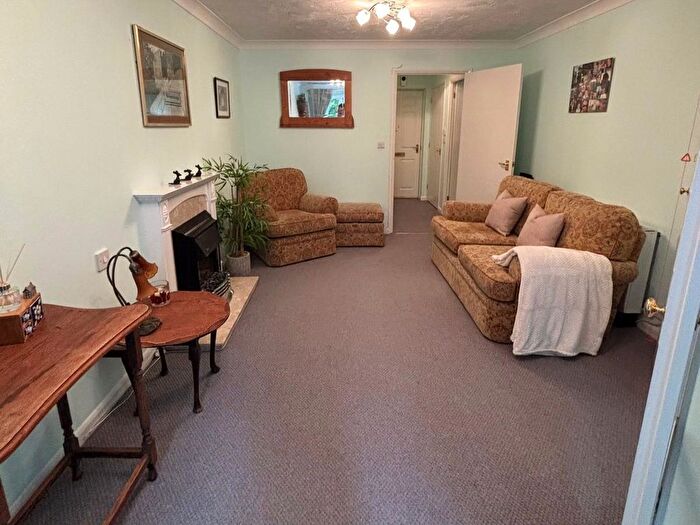 1 Bedroom Flat For Sale In Spalding Court, Chelmsford, CM1