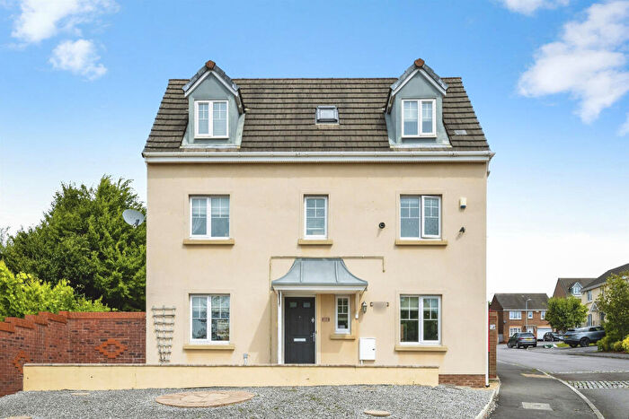 4 Bedroom Detached House For Sale In Penrhiwtyn Drive, Neath, SA11