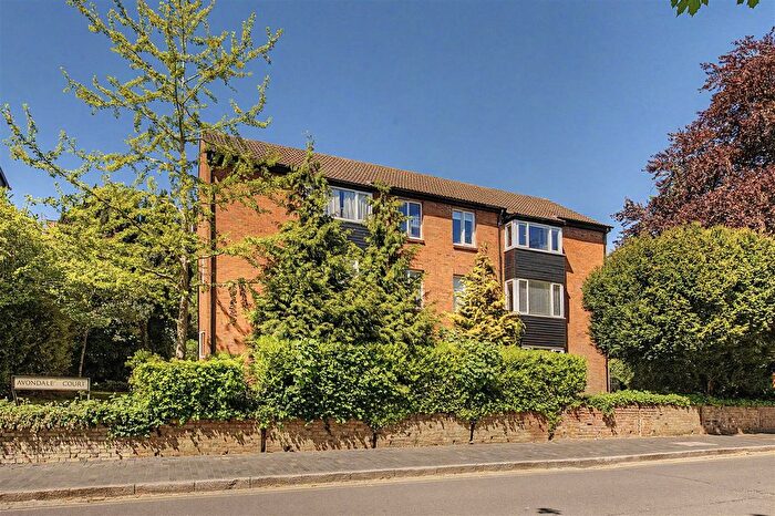 2 Bedroom Flat For Sale In Upper Lattimore Road, St. Albans, AL1