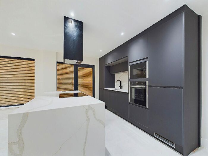 2 Bedroom Apartment For Sale In Silver Leaves, Southill Road, Chislehurst, Kent, BR7