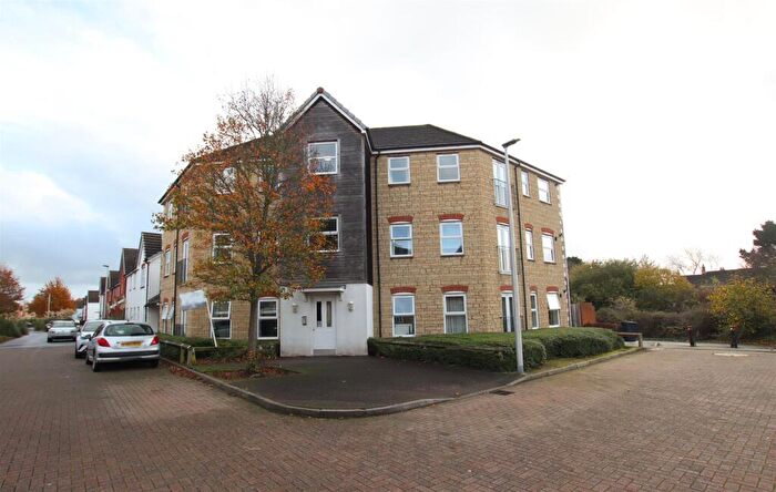 2 Bedroom Flat For Sale In Chaucer Grove, Exeter, EX4