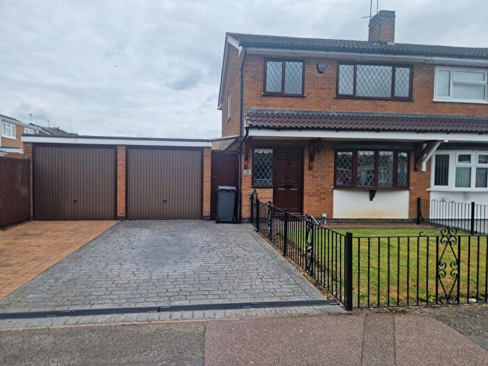 3 Bedroom Semi-Detached House To Rent In Roseway, Leicester, LE4