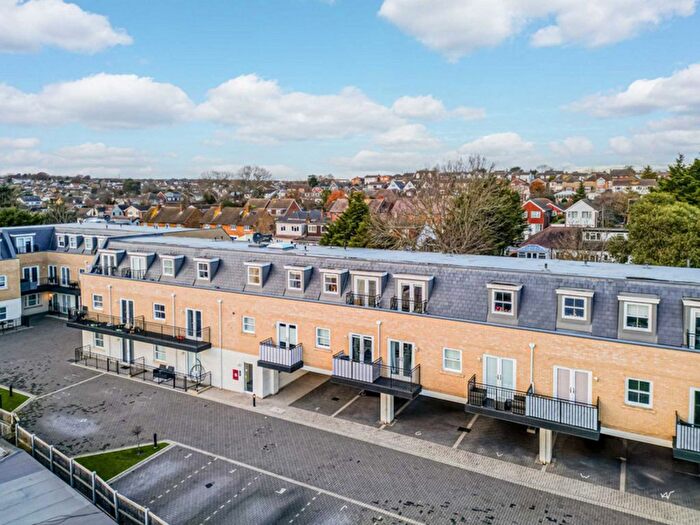 1 Bedroom Flat For Sale In Halle Mews, Benfleet, SS7