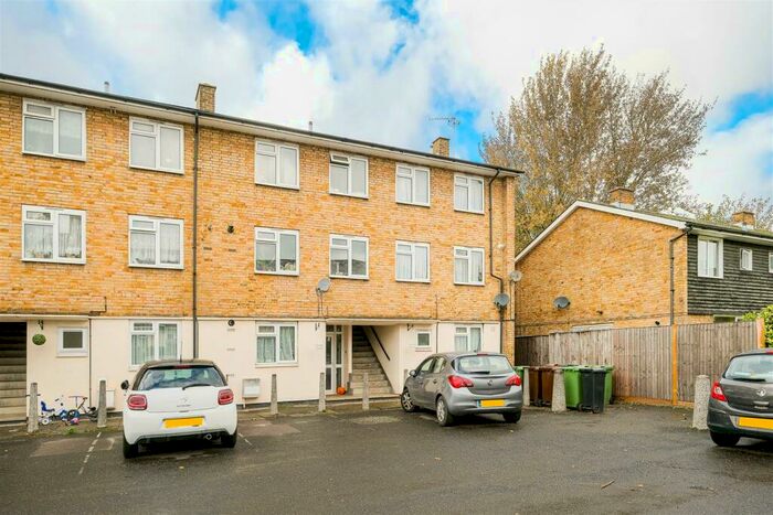 2 Bedroom Flat To Rent In Norton Close, Chingford, E4