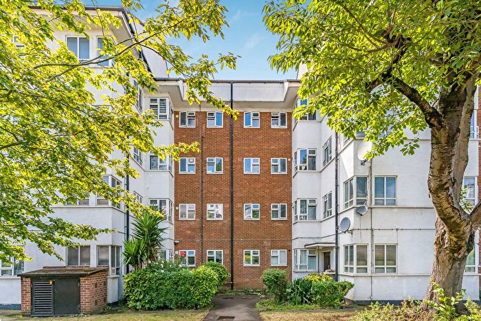 2 Bedroom Flat For Sale In Broughton Court, Broughton Road, West Ealing, Ealing, W13