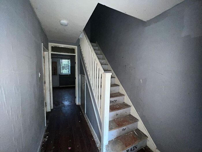 5 Bedroom Semi-detached House For Sale In Dawson Street, Walsall, WS3