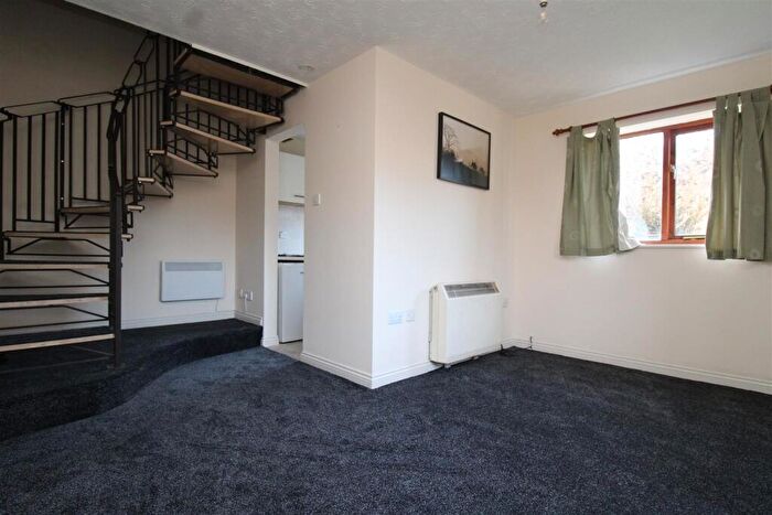 1 Bedroom End Of Terrace House To Rent In Nightingale Court, Peterborough, PE4