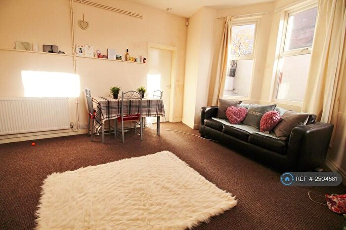 1 Bedroom Flat To Rent In Norwood Terrace, Leeds, LS6