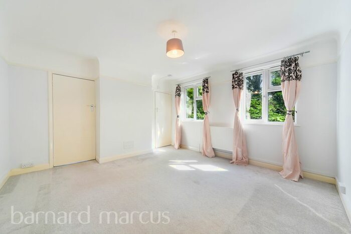 1 Bedroom Flat To Rent In Montague Road, London, SW19