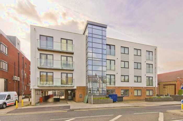 2 Bedroom Flat To Rent In Pinner Road, North Harrow, Harrow, HA1