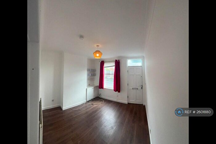 3 Bedroom Terraced House To Rent In Lamcote Grove, Nottingham, NG2