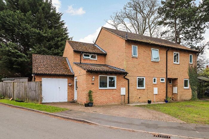 4 Bedroom Semi Detached House For Sale In Villa Place, Impington, Cambridge, CB24