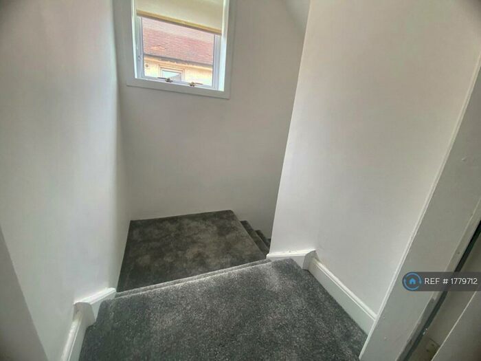 2 Bedroom Flat To Rent In Ashley Terrace, Alloa, FK10