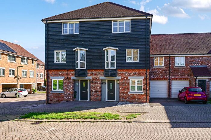 4 Bedroom Semi-Detached House For Sale In Richards Field, Chineham, RG24
