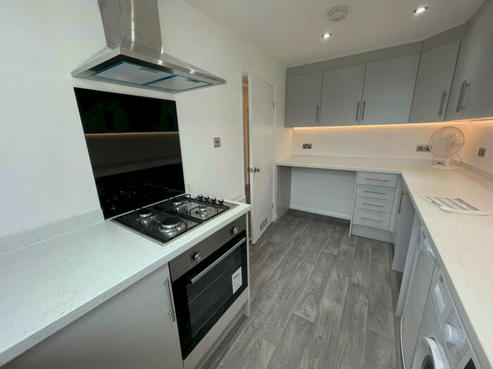 2 Bedroom Apartment To Rent In Moorbank Court, Shire Oak Road, Leeds, LS6