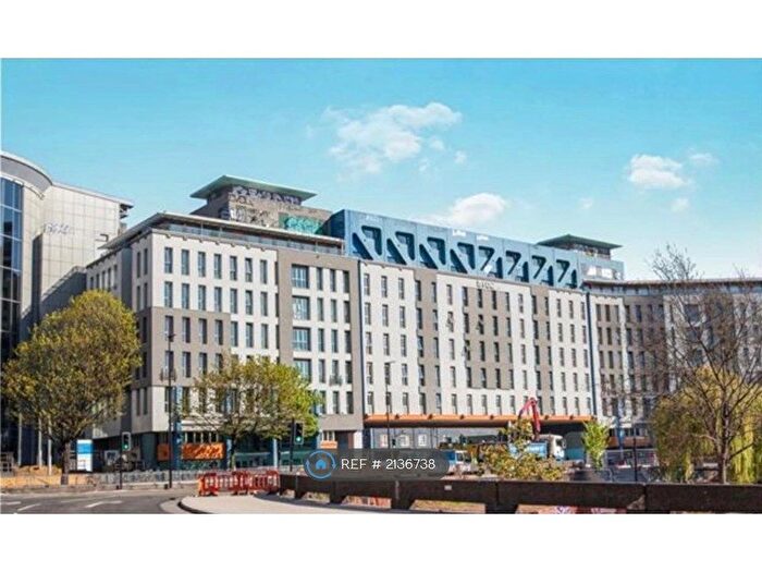 2 Bedroom Flat To Rent In Apartments, Bristol, BS1