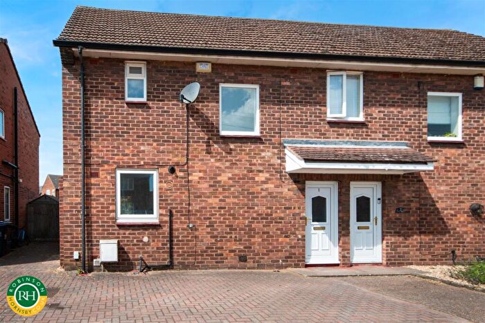 2 Bedroom House For Sale In Walnut Avenue, Doncaster, DN9