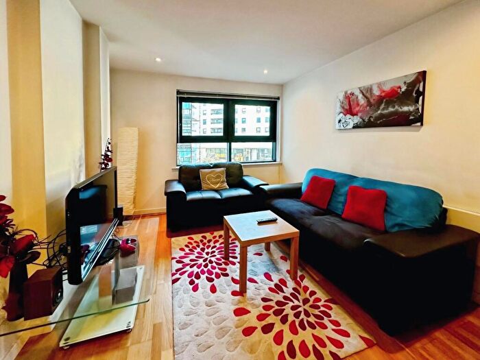 1 Bedroom Flat To Rent In Gateway East, Marsh Lane, Leeds, West Yorkshire, LS9