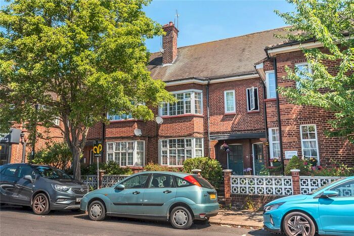 2 Bedroom Flat To Rent In Hazelwood Court, Hazelwood Lane, Palmers Green, London, N13