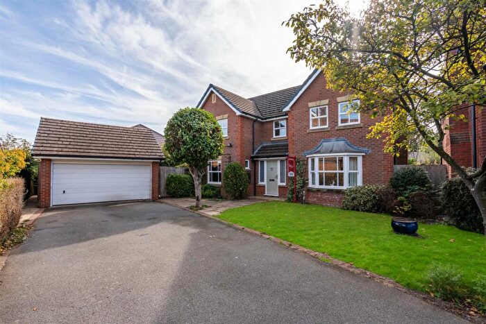 4 Bedroom Detached House For Sale In Nesfield Grove, Hampton In Arden, B92