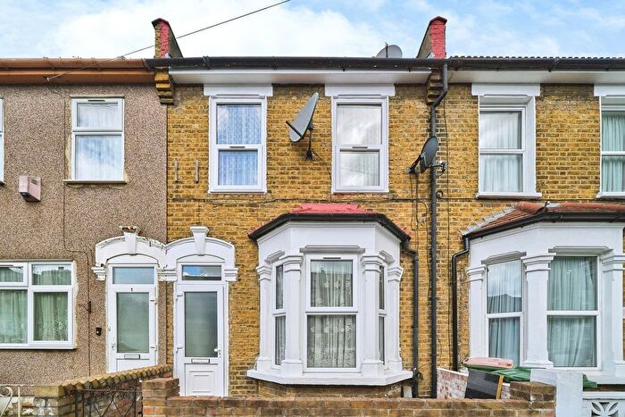 3 Bedroom Terraced House For Sale In Tweedmouth Road, London, E13