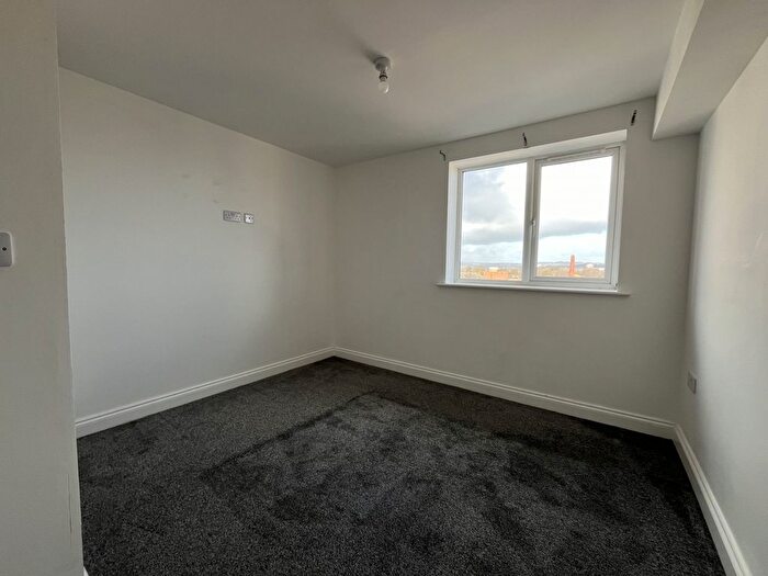 1 Bedroom Flat To Rent In Low Gables, LS12