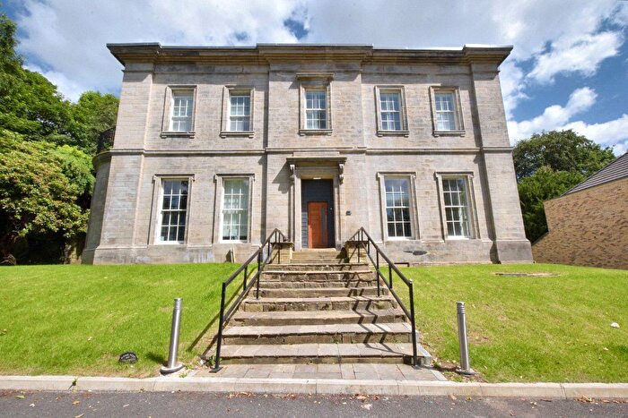 2 Bedroom Flat For Sale In Flat C Cliff House, Cliff Oaks, Fawcett Lane, Leeds, West Yorkshire, LS12