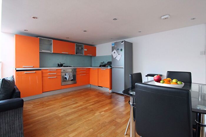 2 Bedroom Flat To Rent In Gatton Road, London, SW17