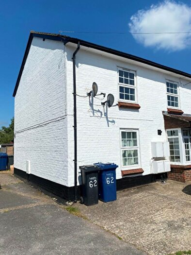 2 Bedroom Flat To Rent In Kings Road, Godalming, Surrey, GU7